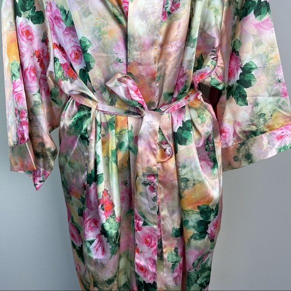 David’s Bridal WATERCOLOR FLORAL Print Silky ROBE size L/XL - Picture 4 of 12